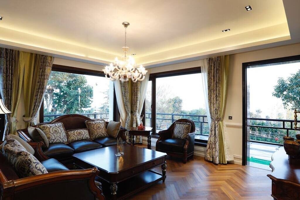 A majestic luxurious villa overlooking the Ganges
