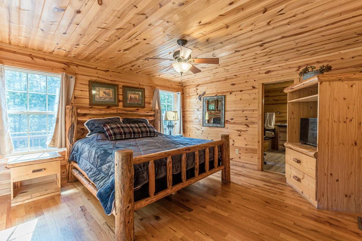 Cozy Creekside Log Cabin w/ Firepit, Hot Tub, WIFI