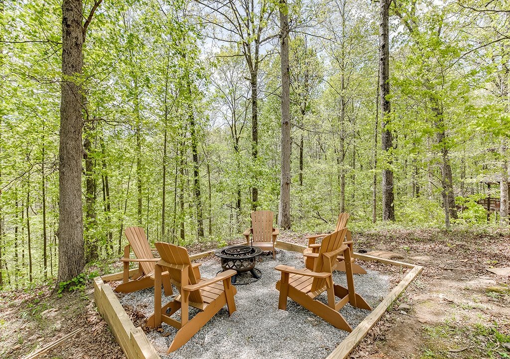 Cabin Near Helen, GA with Jacuzzi & Hot Tub