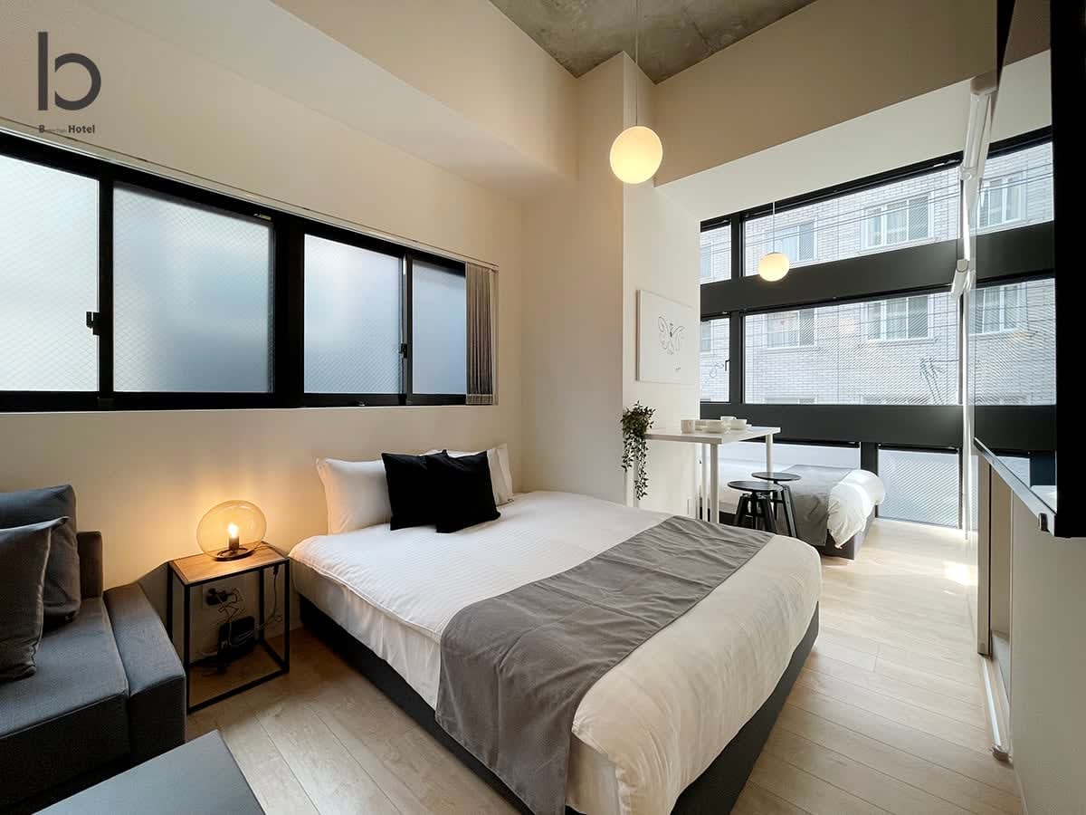 3F Brand new 1BR Apt with loft Mins Walk To Peace