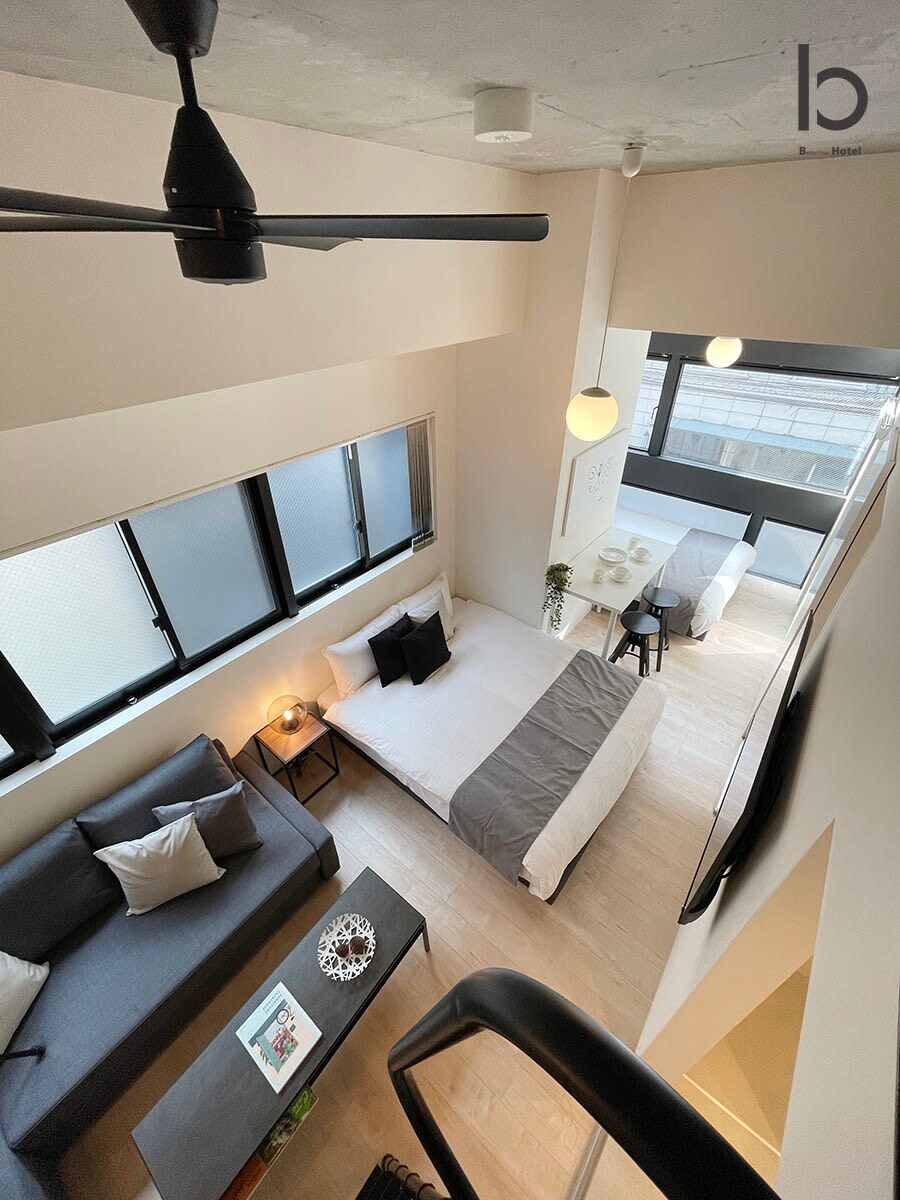 3F Brand new 1BR Apt with loft Mins Walk To Peace