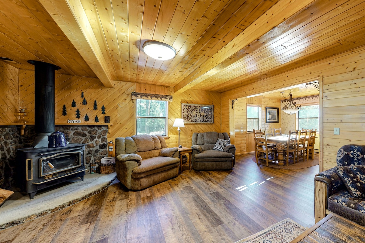 Spacious 3BR Riverfront Dog Friendly | WoodStove