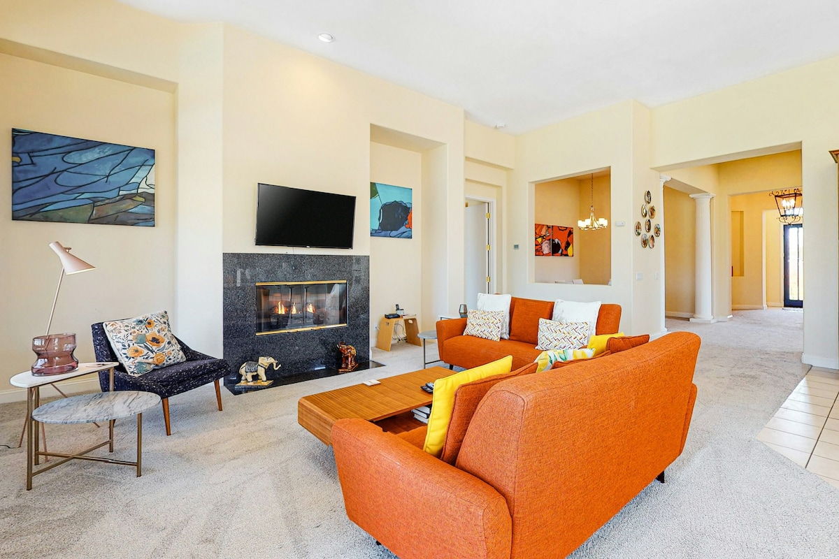3BR Mountainview Dog Friendly | Fireplace | Pool