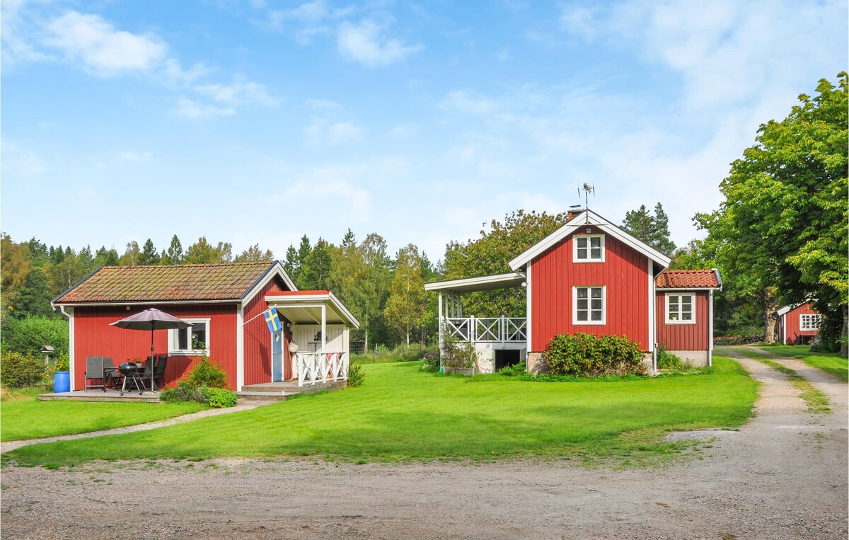 位于Henån的迷人房源，设有1间卧室和无线网络