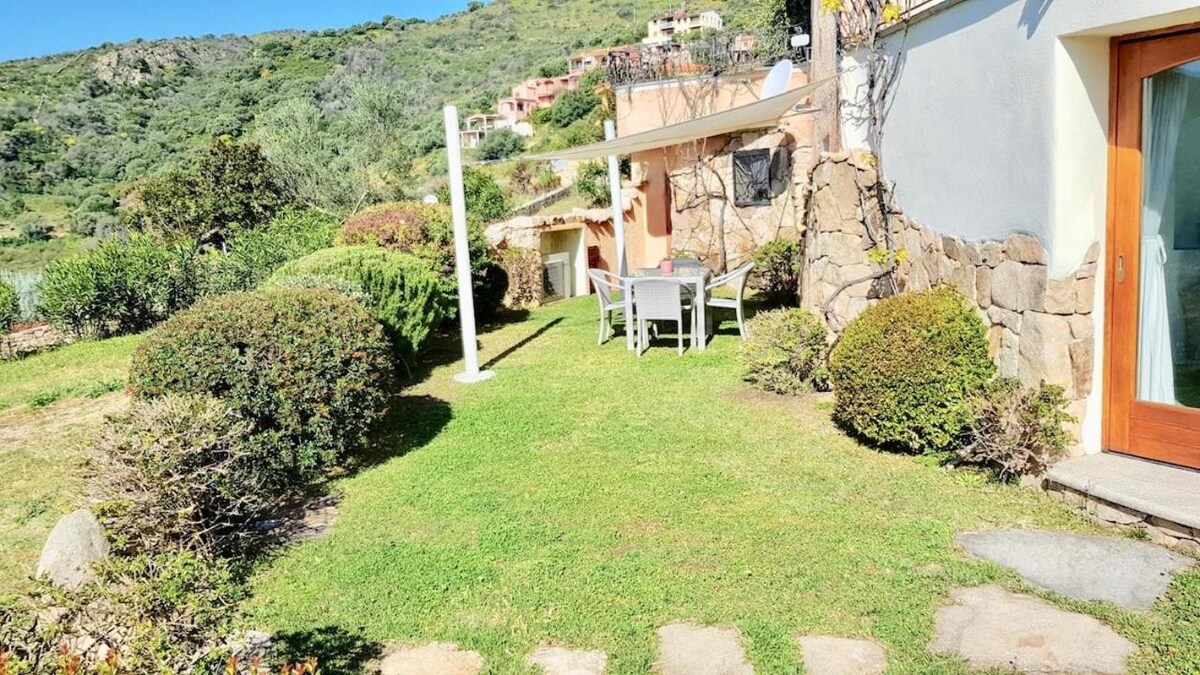 Villa Ludduì L2 with garden sea view