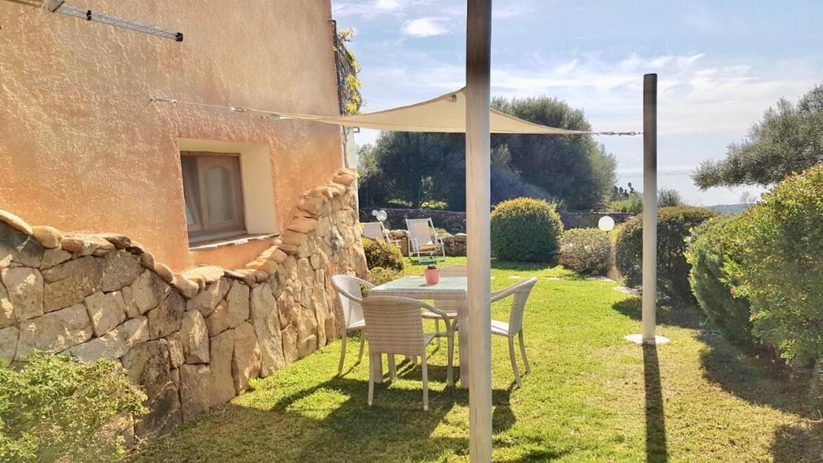 Villa Ludduì L2 with garden sea view