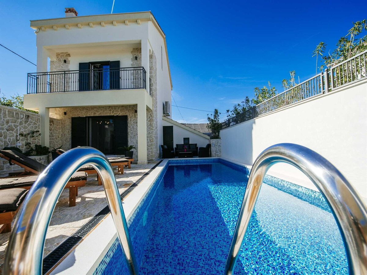 达尔马提亚Castello Coza别墅，带泳池，非常棒