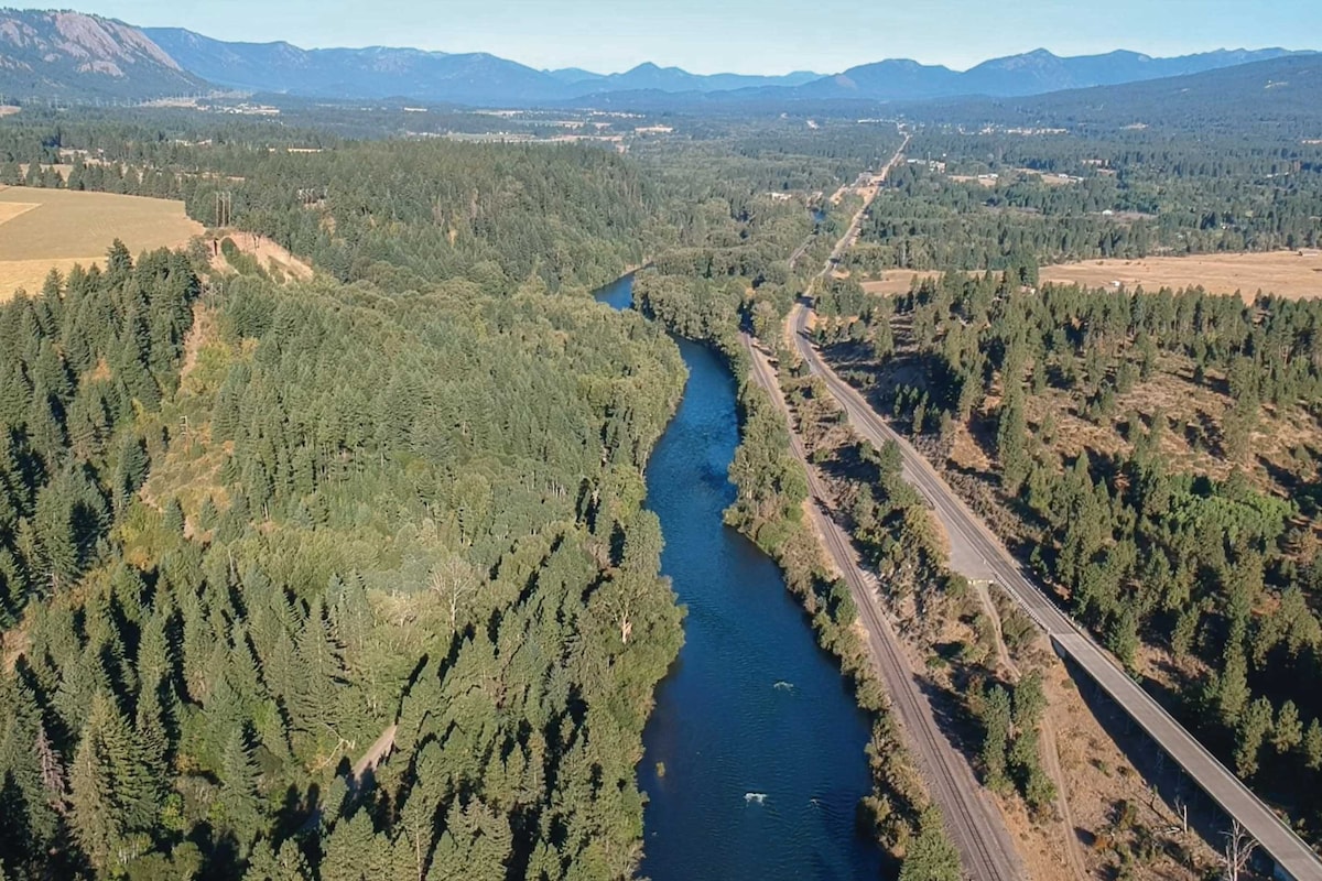 现代山顶Durango Ridge Retreat -热水浴缸