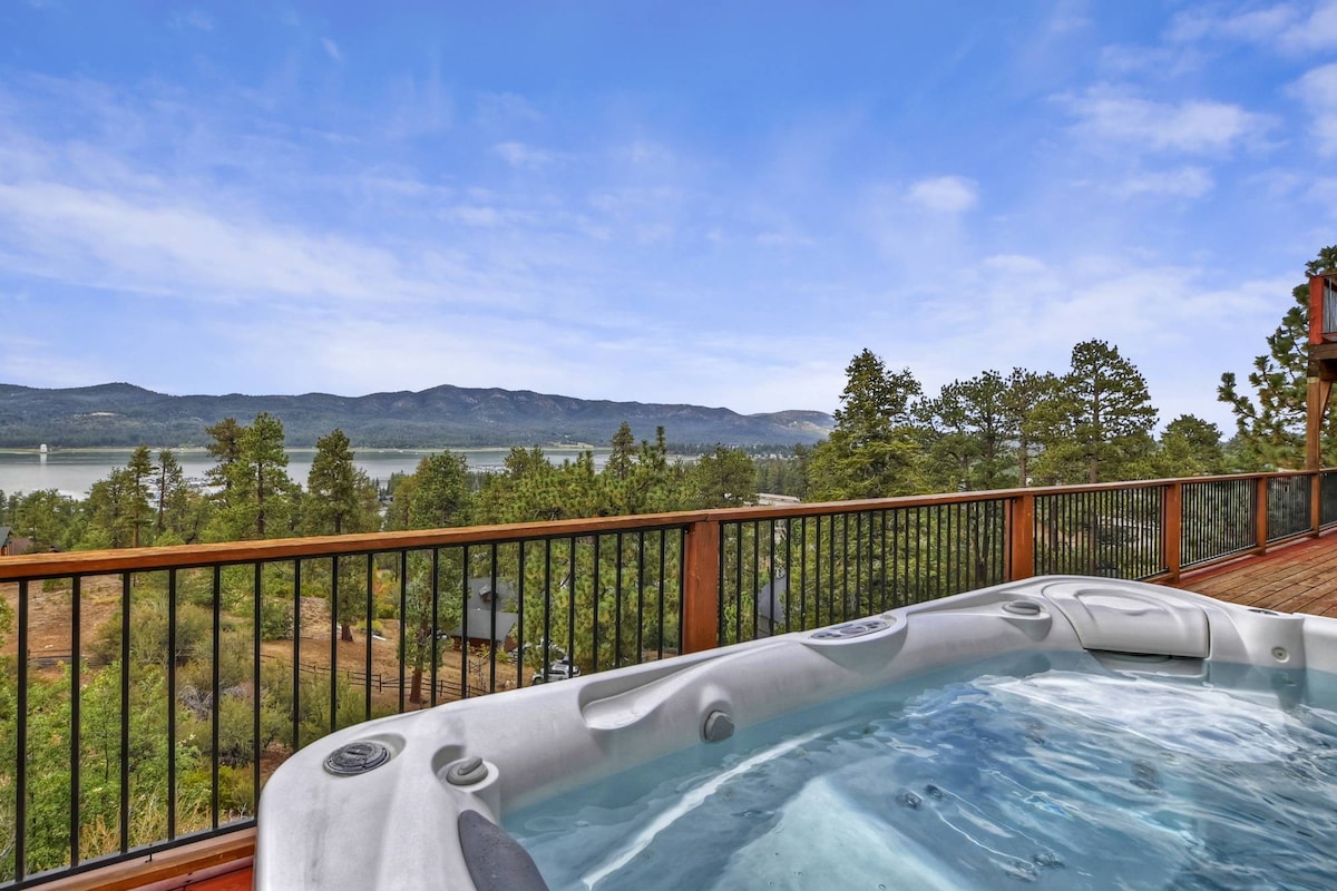 Grand Views: Luxury! Hot Tub! Game Room! Theater!