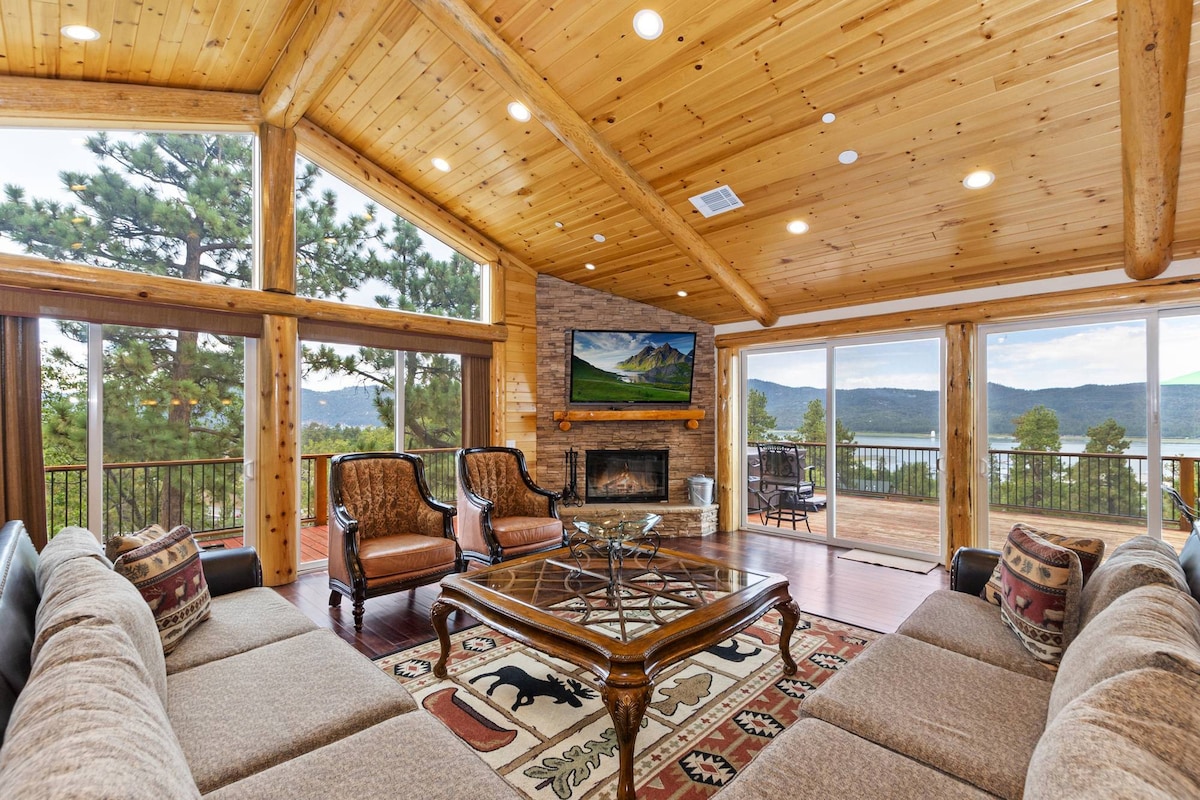 Grand Views: Luxury! Hot Tub! Game Room! Theater!