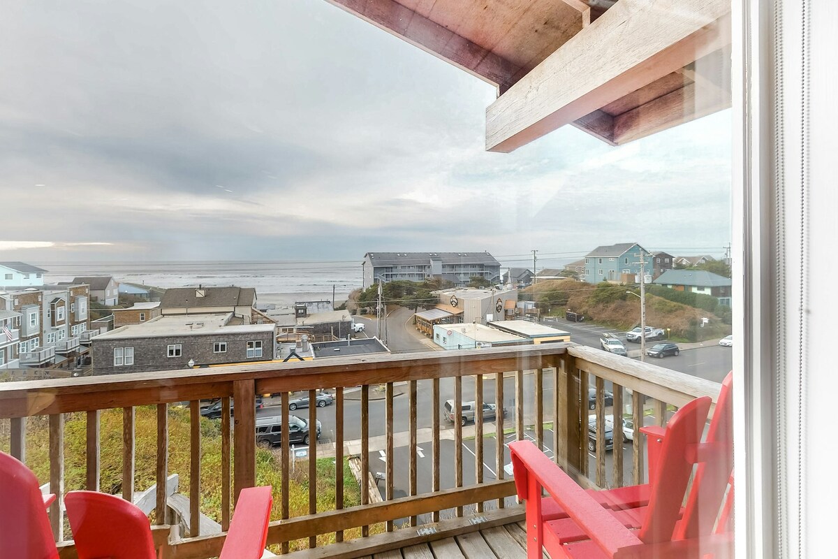 Dreamy 4BR Oceanview | Fireplace | Deck