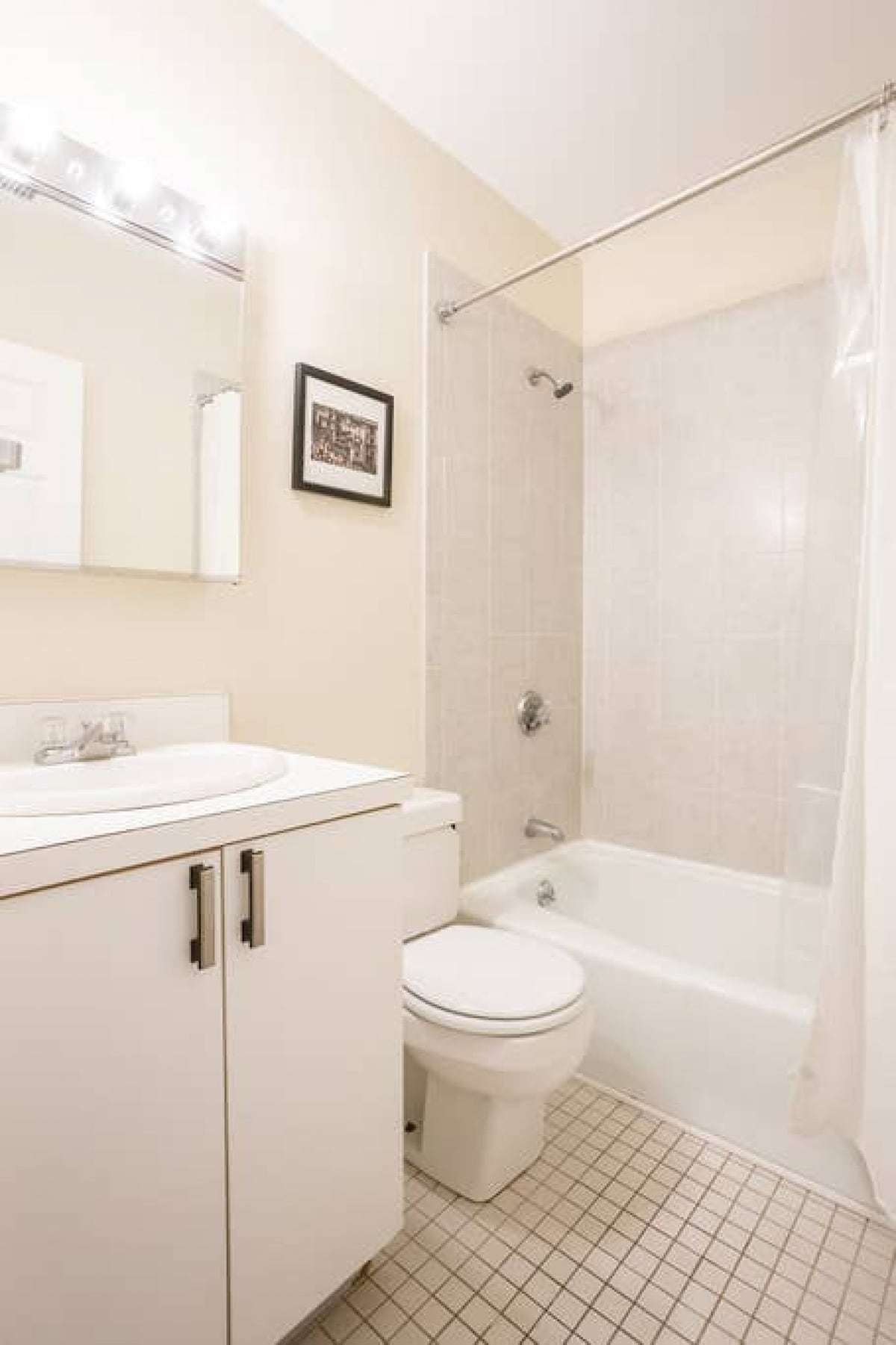 Perfect North End Apt - 2BR 2BA w/ Laundry!
