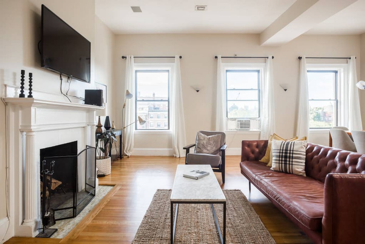 Luxury 4BR 3.5BA in Fenway w/ Laundry & Roof Deck!