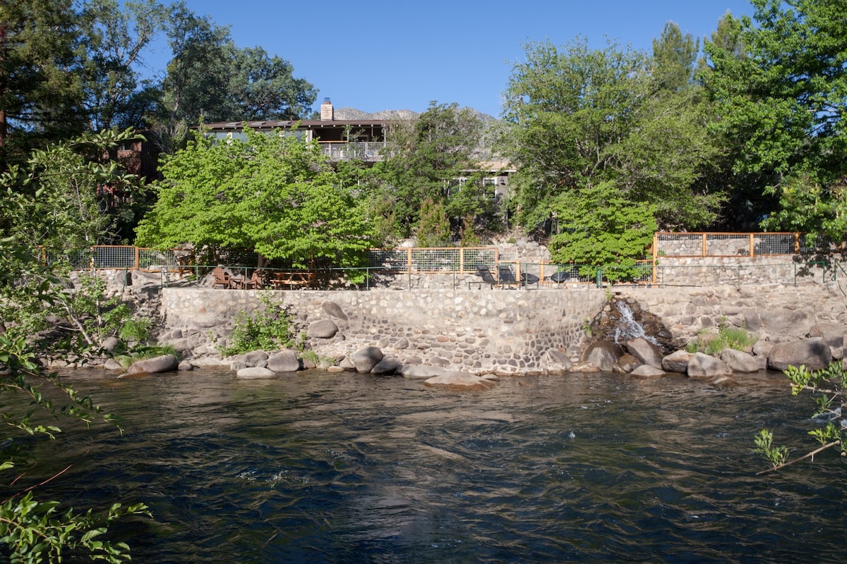 The Kern River House ： Lookout Kernville Waterfront