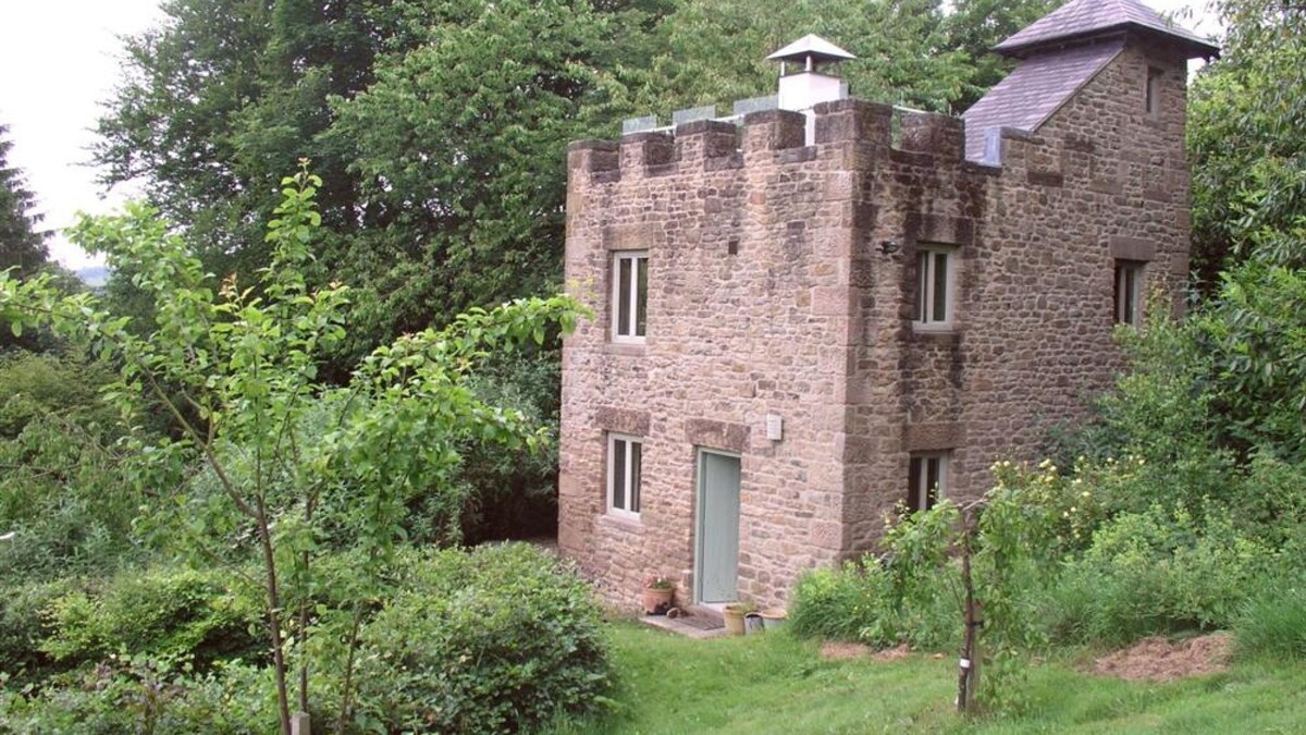 Little Hallmoor Castle