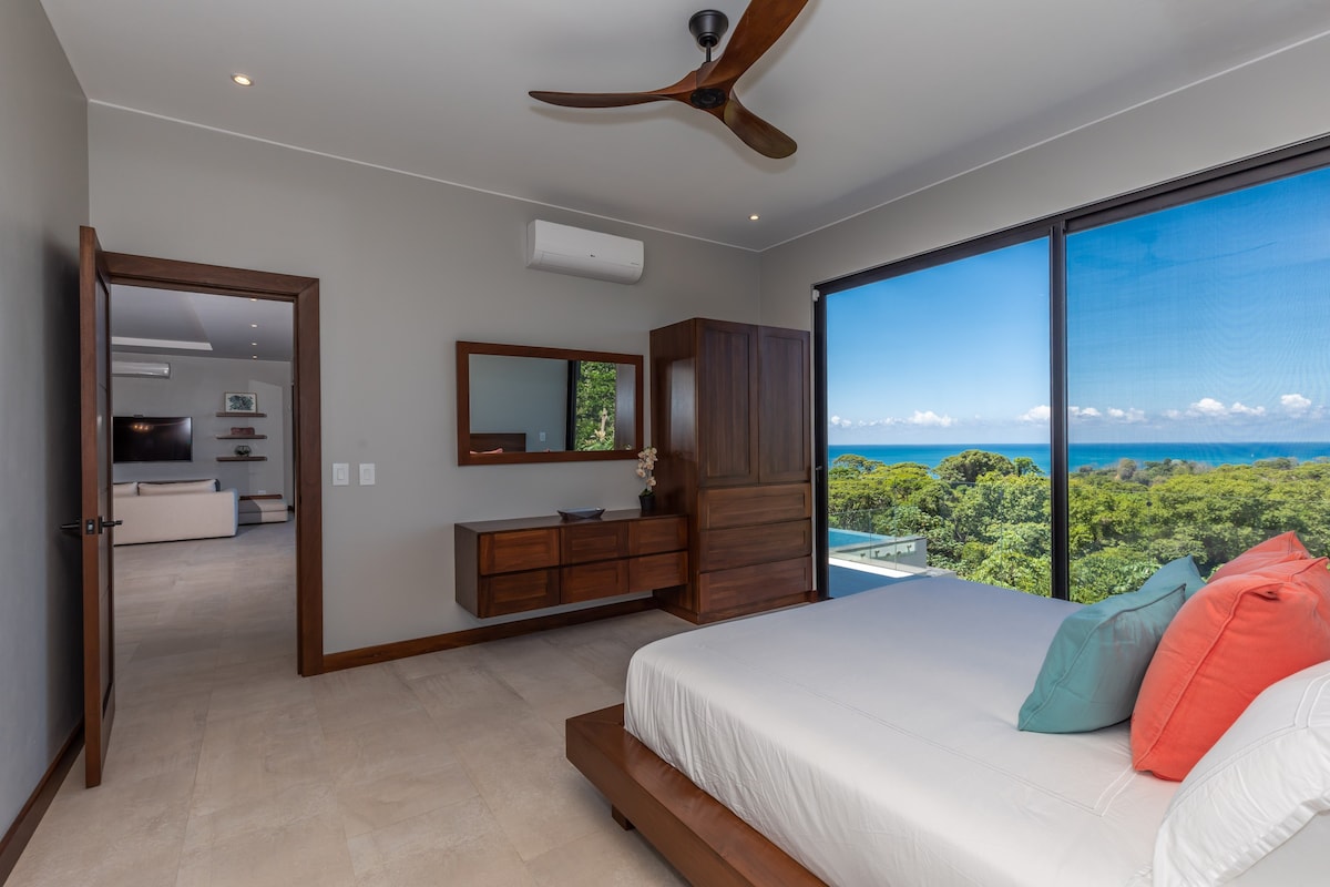 Dreamy Jungle/Ocean-View Luxury Villa w/ pool