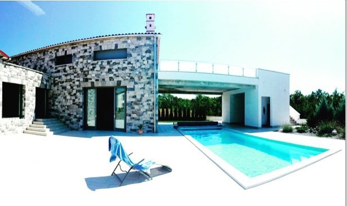 Kri Seana的Lavanda别墅，带私人游泳池