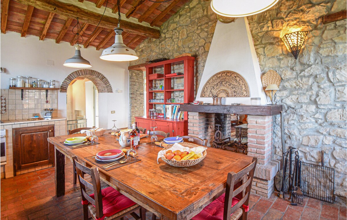 位于罗卡尔贝格纳（ Roccalbegna ）的迷人房源，带厨房