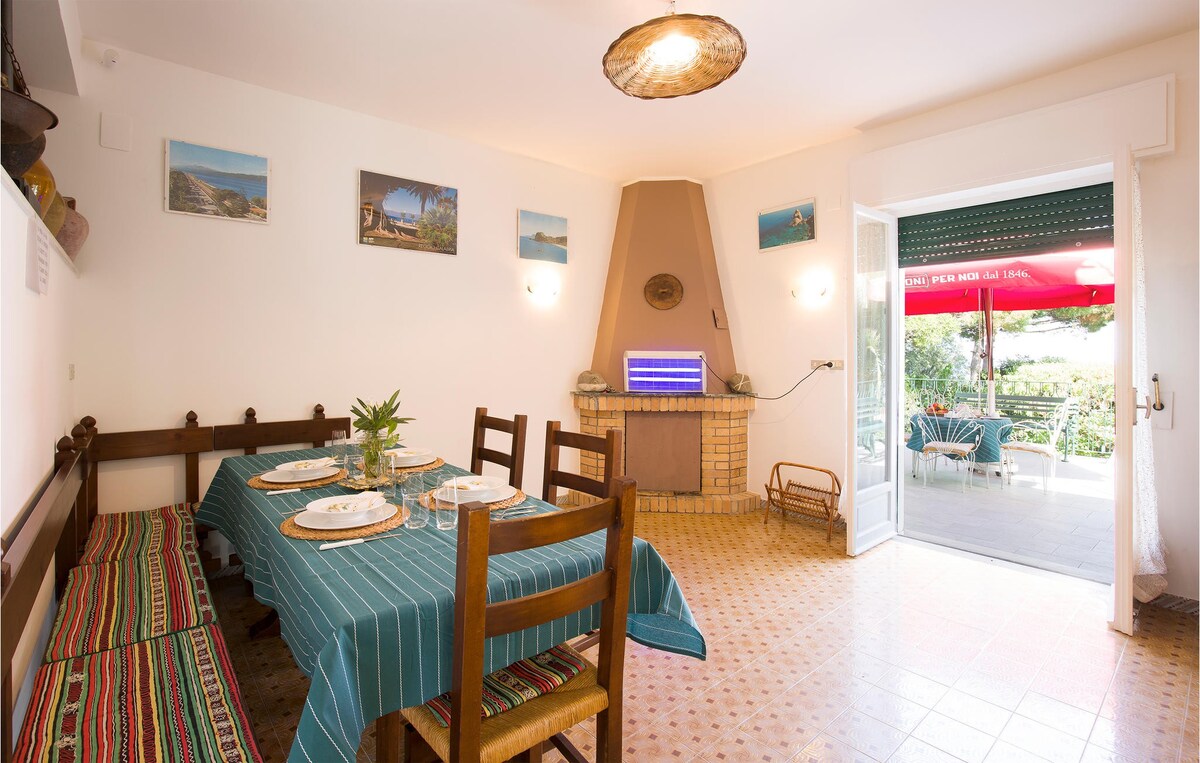 Cozy home in Villa San Giovanni with kitchen