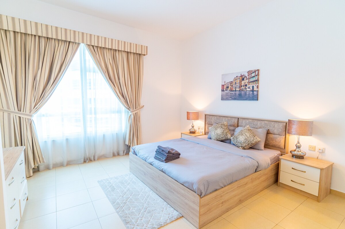 迪拜码头令人惊叹的2卧室公寓- EVA