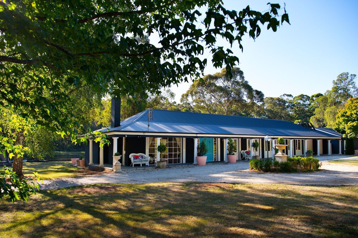 The Pond House Trentham - Lake Living with Wifi ！