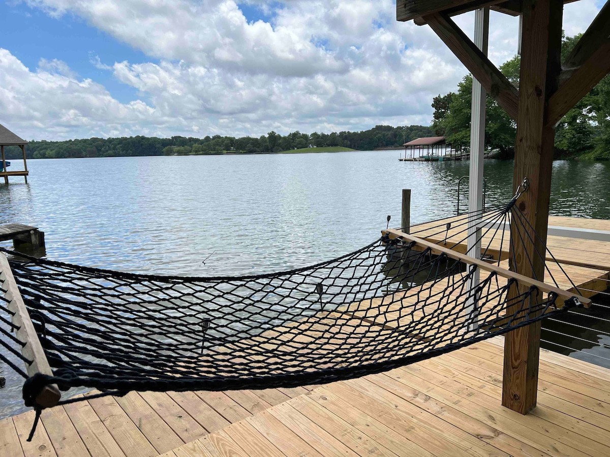 Cozy Lake Hickory Cabin