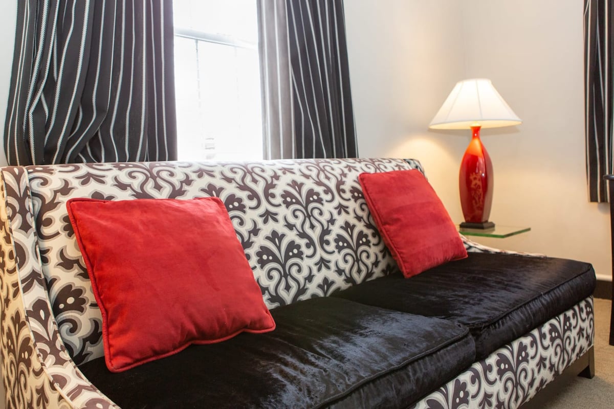 热情好客的1卧室套房，靠近达勒姆市中心，靠近达勒姆市中心