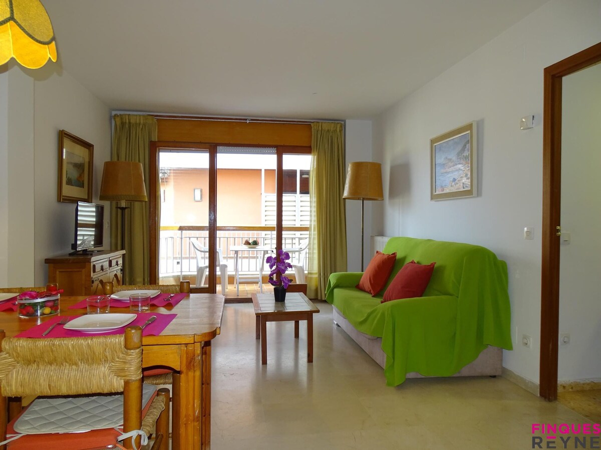 Apartment near the beach, in the center of Sant Feliu de Guíxols