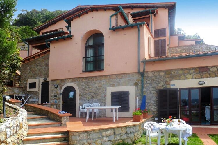 Apartment Residence La Cota Quinta with sea view, Rio nell'Elba