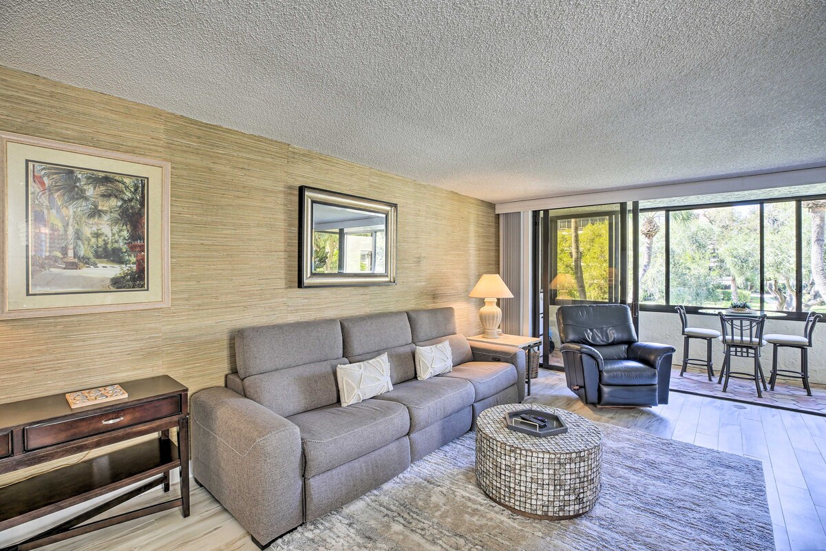 Sunny Siesta Key Condo w/ Beach Access + Pool!