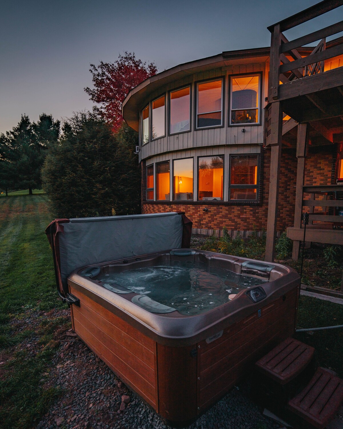 Stylish Mountain Escape w/ Hot Tub, 3 Miles to Ski