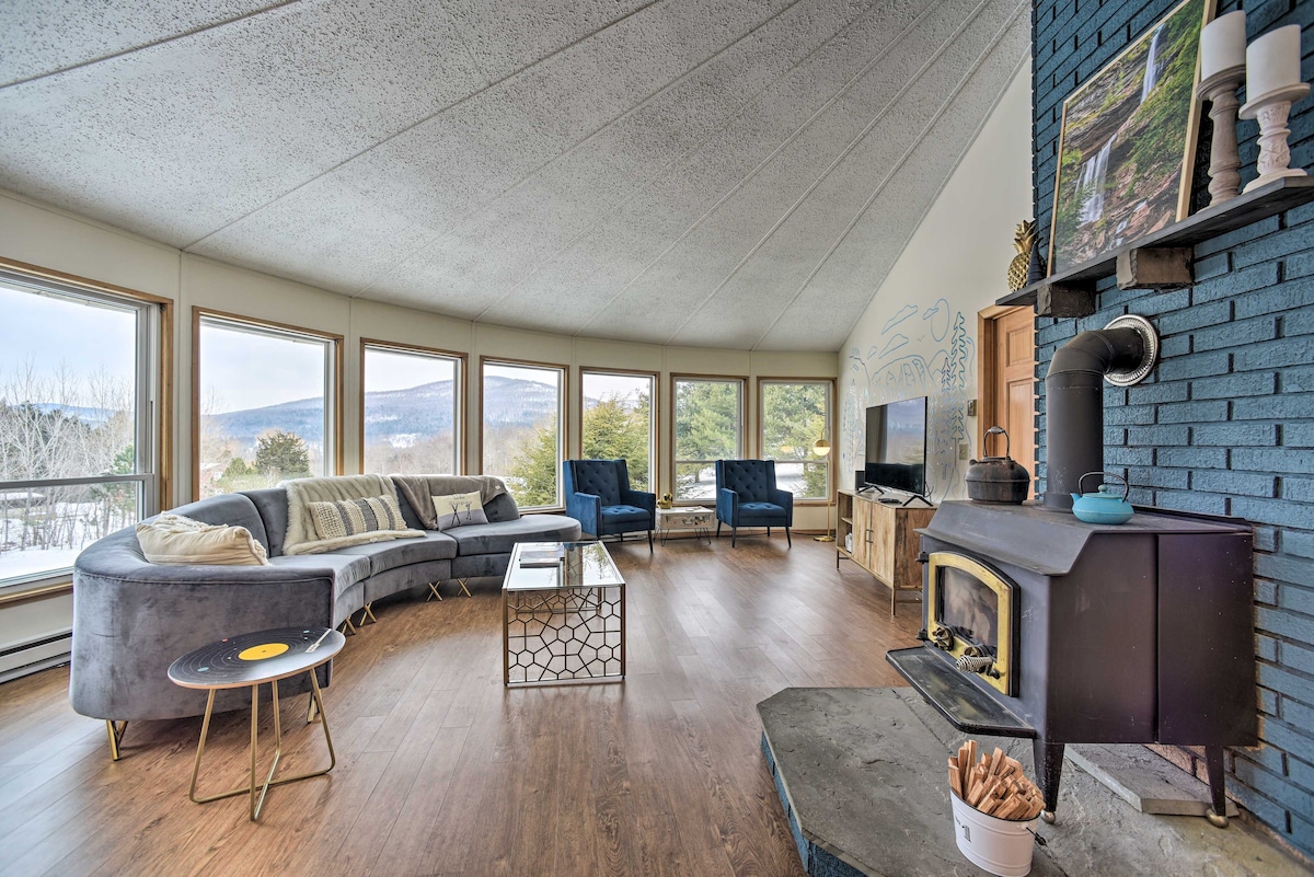 Stylish Mountain Escape w/ Hot Tub, 3 Miles to Ski