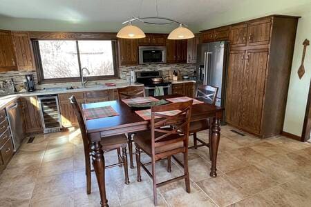 Beautiful Home in Town Acreage