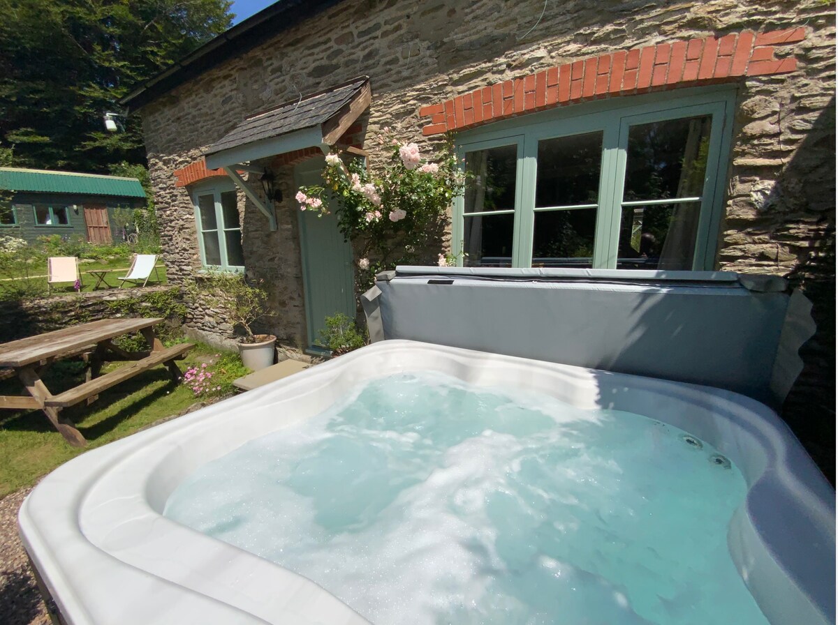 3 Bed Cottage with Jacuzzi hot tub on Exmoor