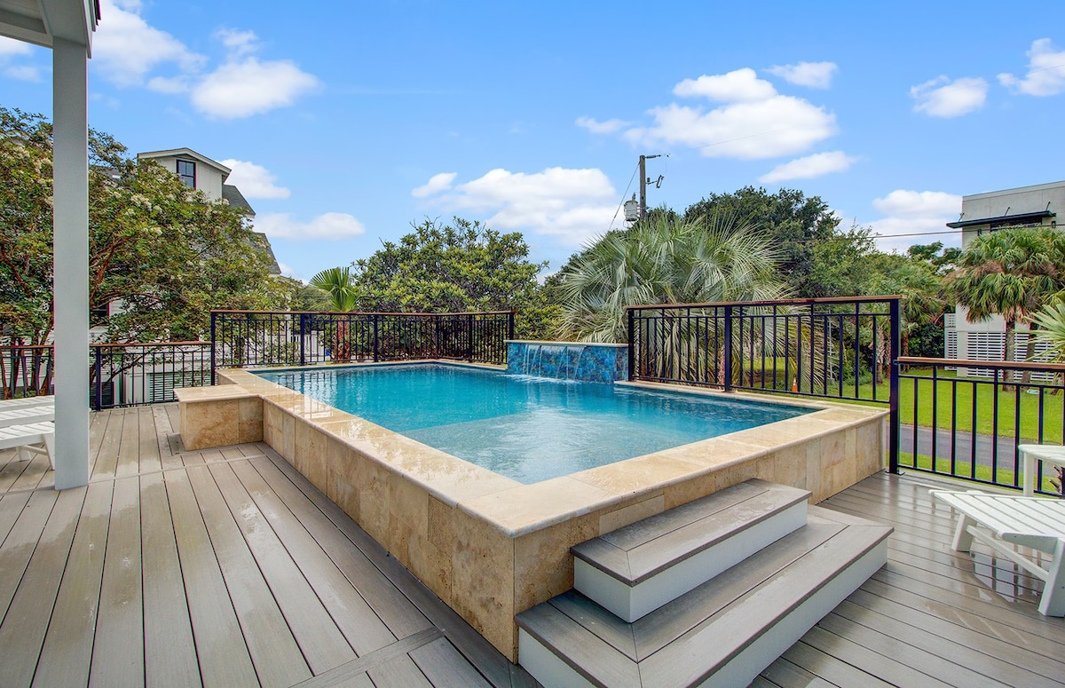 4 36th Avenue by AvantStay | Big Rooftop and Pool!