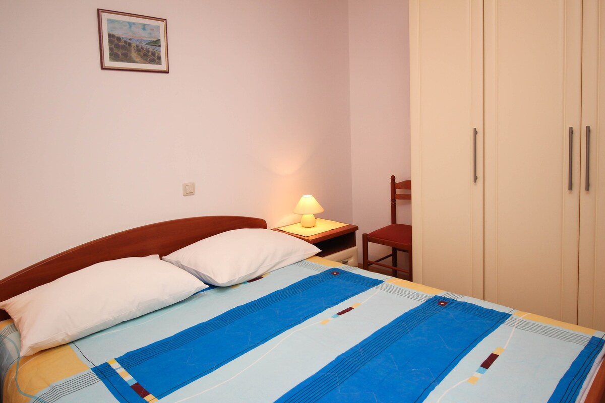 A-18670-b One bedroom apartment near beach Šilo,