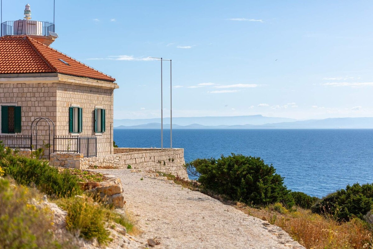 Luxury seafront Villa Lighthouse Ligero