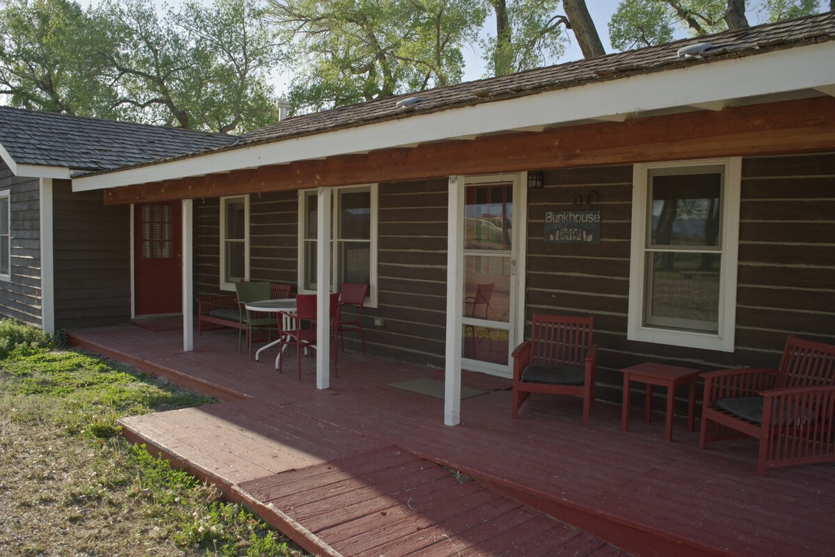 TA Guest Ranch - Nate Champion Room