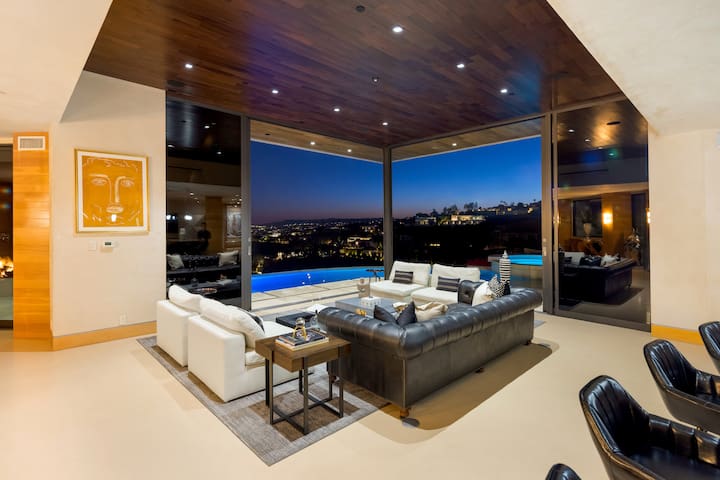 Million Dollar Luxe managed Airbnb listing 3