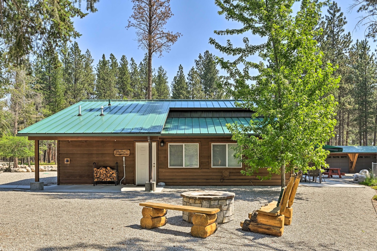 Victor Woodland Cabin Retreat w/ Fire Pit