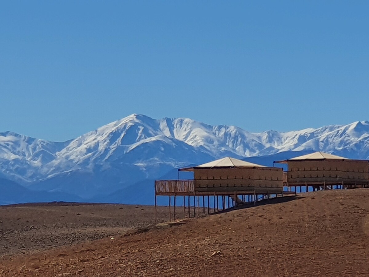 Nkhila Lodge, Agafay Desert Private Camp with 5 Lu