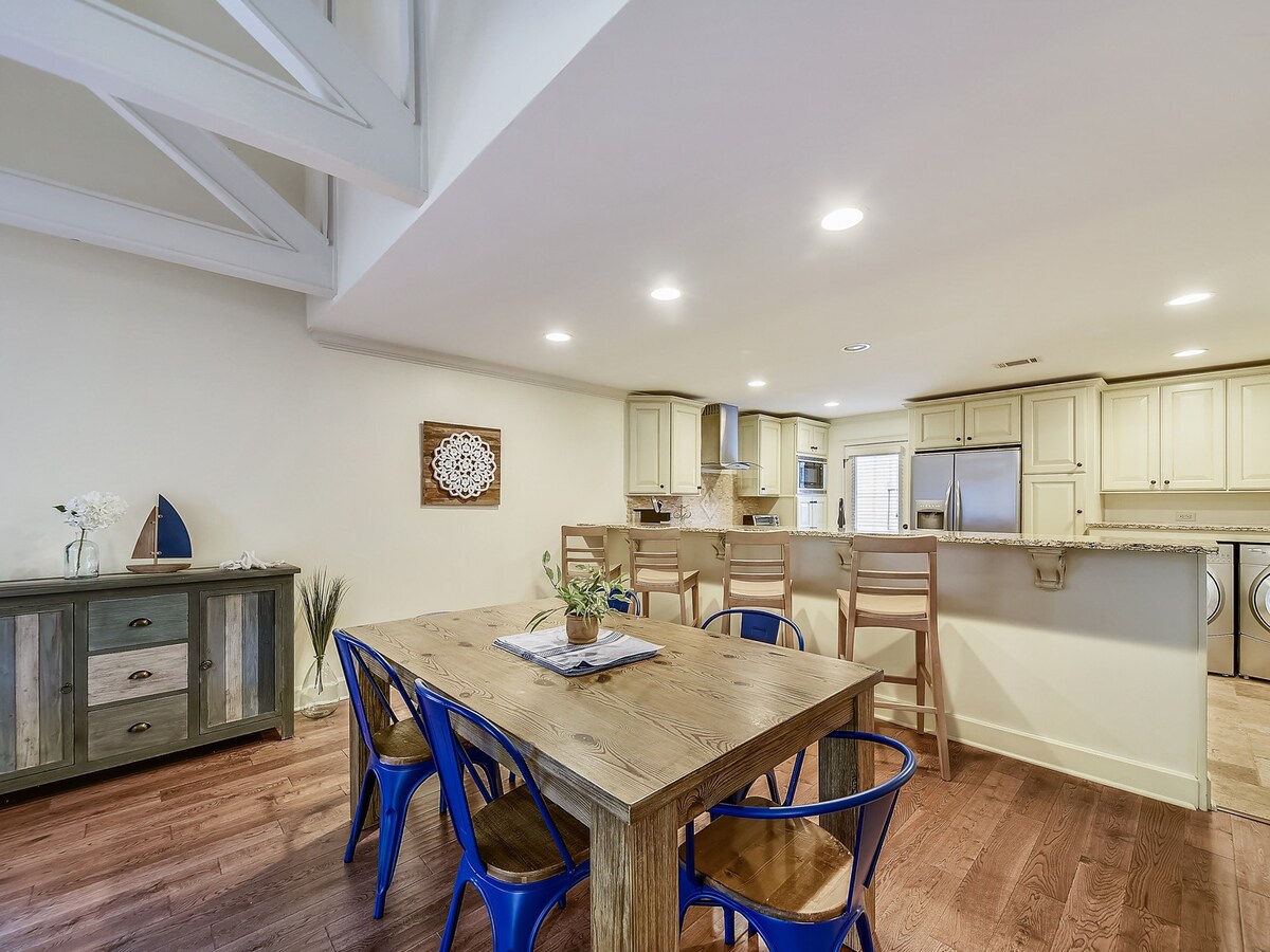 652 Queens Grant ~ Newly Renovated Townhome |