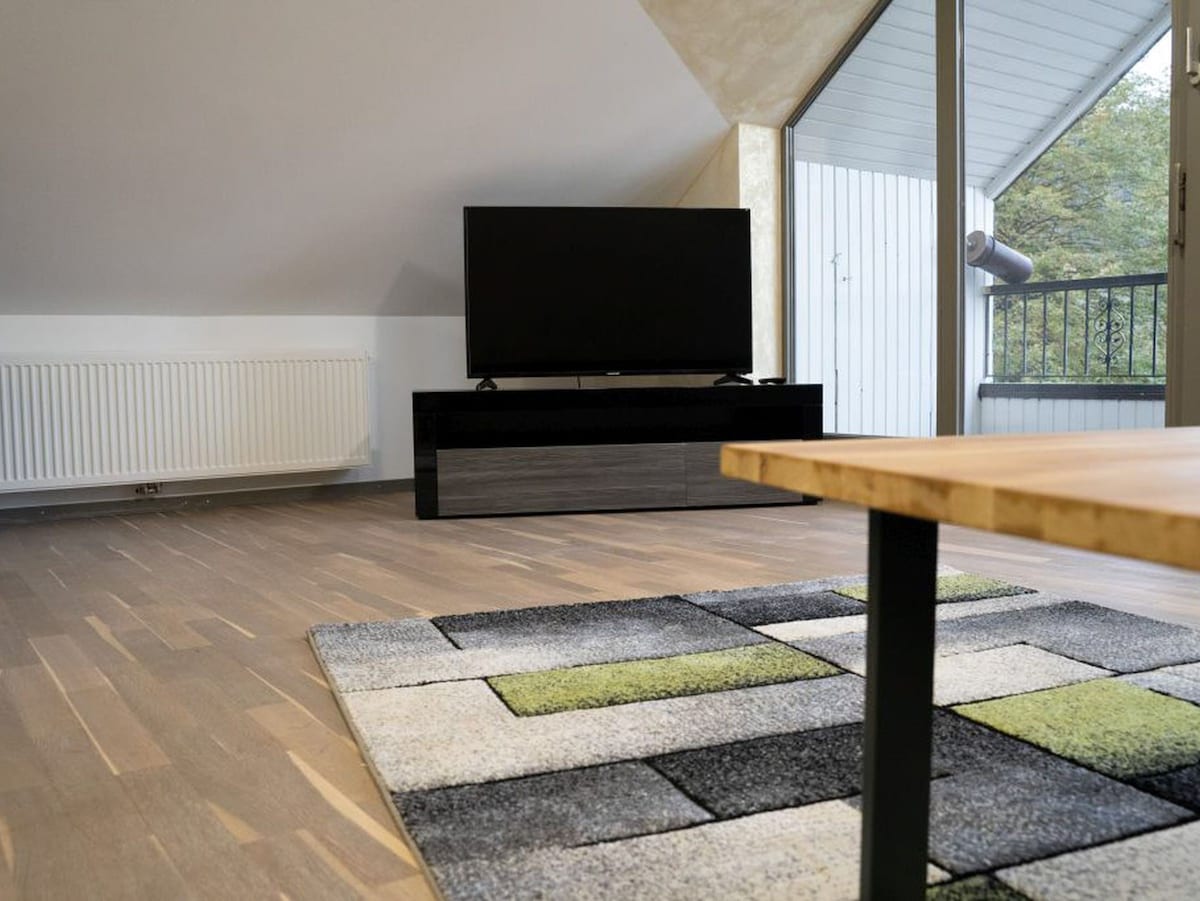 Bio Pfister Trade GmbH, (Burladingen), Ferienwohnung 1, 2 Schlafzimmer, 1 Wohn-/Schlafzimmer, 2 Balkone, max. 8 Personen