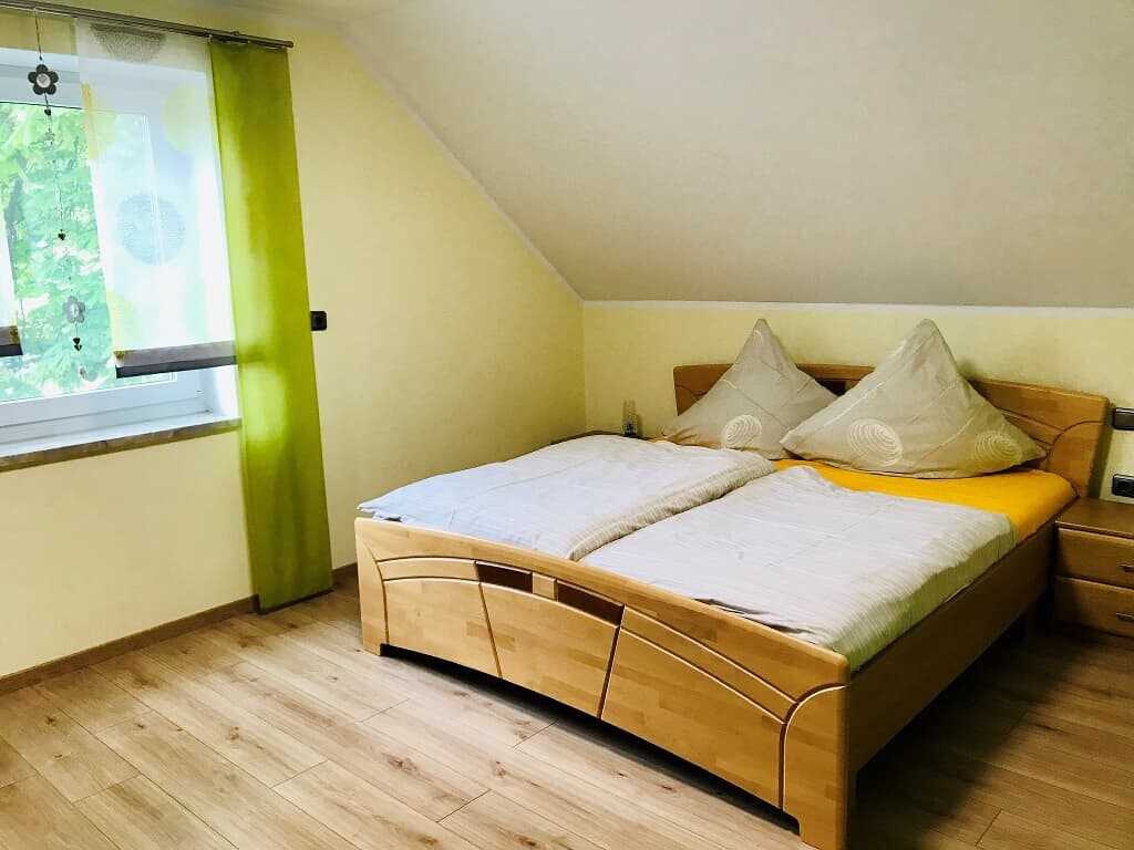 Ferienwohnung Anna (Moosbach), Ferienwohnung 75 qm mit Blick ins Grüne