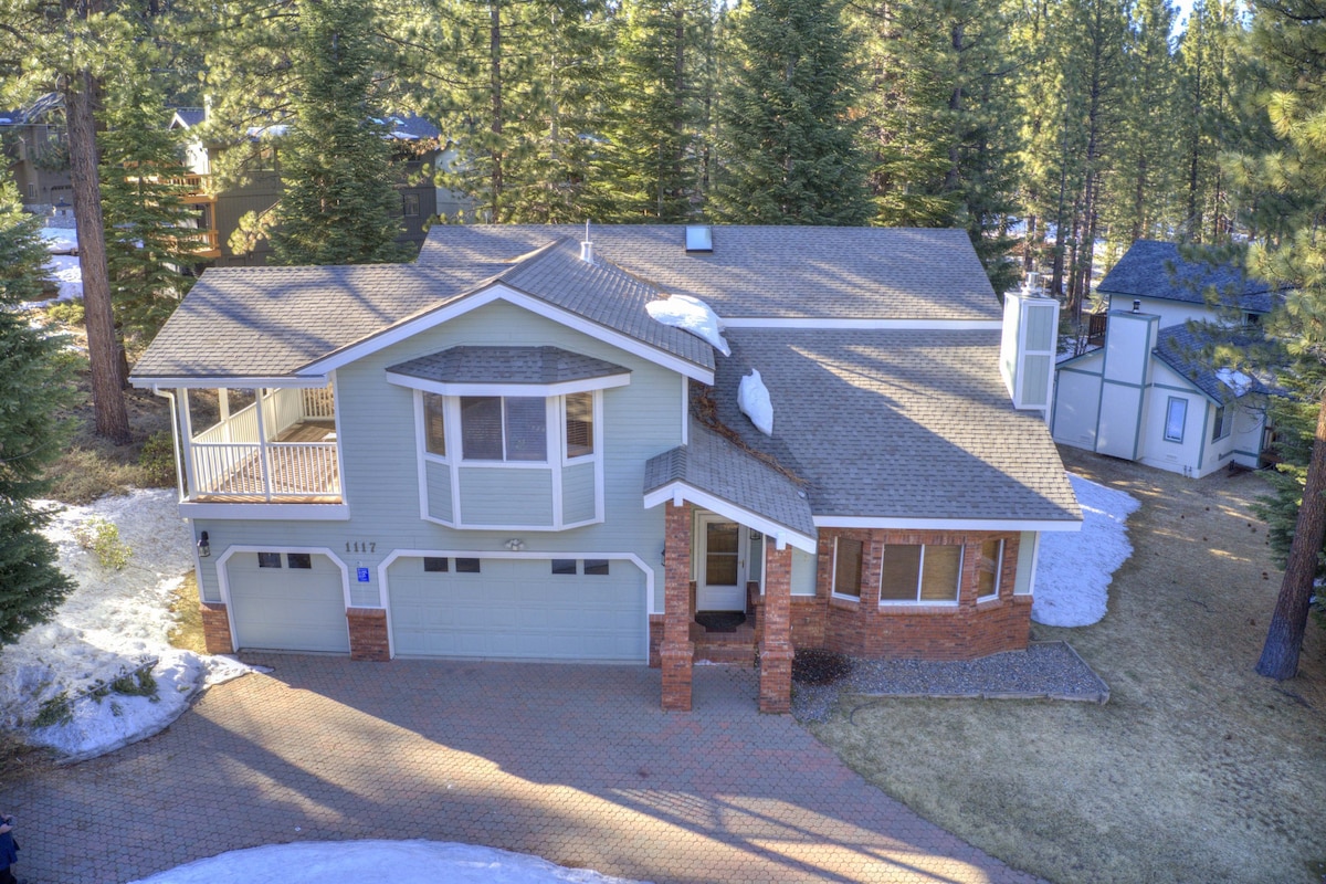 Minutes to Heavenly, Private Covered Hot Tub