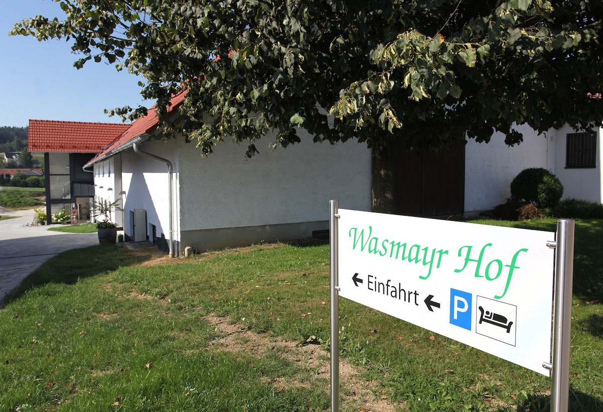 Wasmayr-Hof (Altdorf), Einzelzimmer