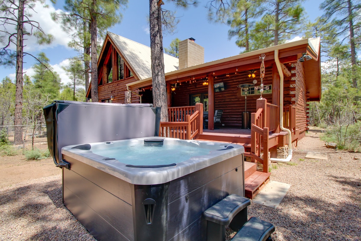 Redwood Cabin & Casita: 2 Acres, Fire Pit, Hot Tub