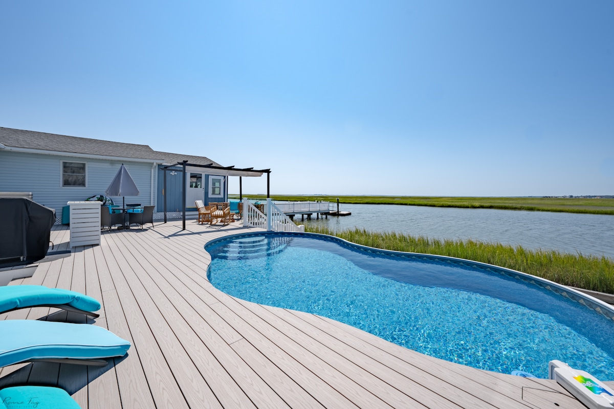Private Pool, Dock and Stunning Sunsets!