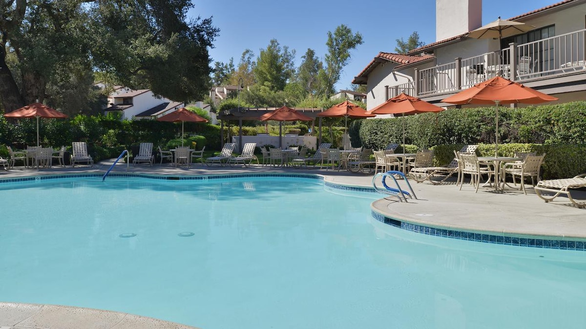 Enjoy a Hassle-Free Stay! 4 Pleasant Units, Pool