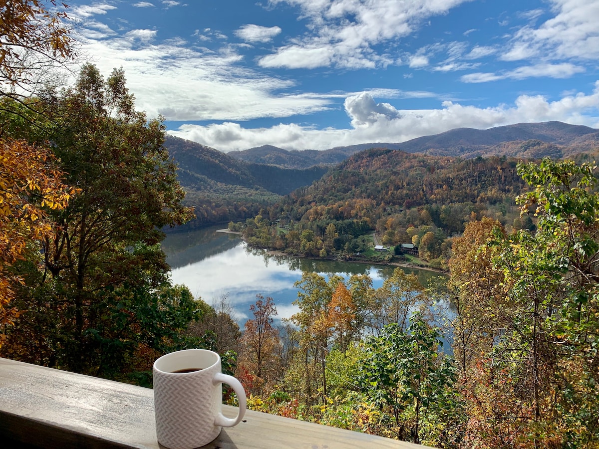 Lake Watauga & Mtn Views - Hot Tub & Dock